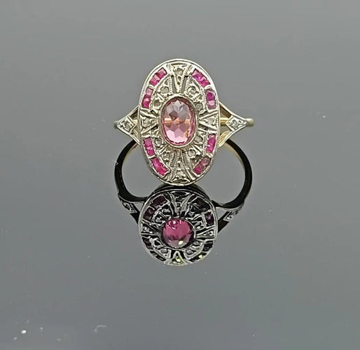 Bague 52 Bague ovale fin XIXe en or jaune 18K rubis et diamants 58 Facettes