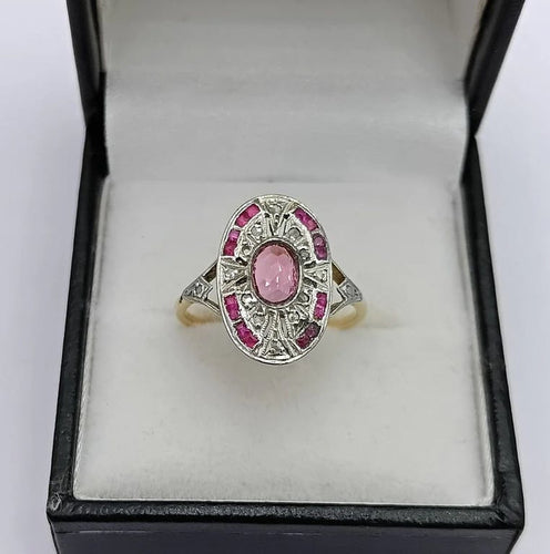 Bague 52 Bague ovale fin XIXe en or jaune 18K rubis et diamants 58 Facettes