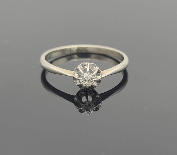 Bague 53 Bague solitaire vintage en or gris 18K avec diamant 58 Facettes