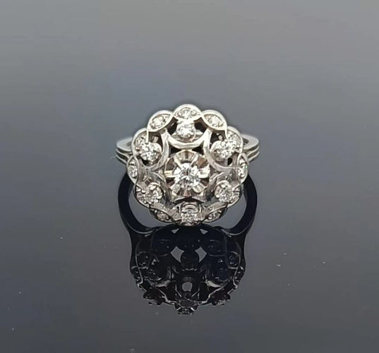 Bague 53 Bague vintage en platine en fleur sertie de diamants 58 Facettes
