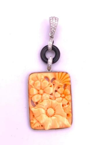 Pendentif Pendentif Art déco en or gris 18K, corail, onyx et diamants 58 Facettes