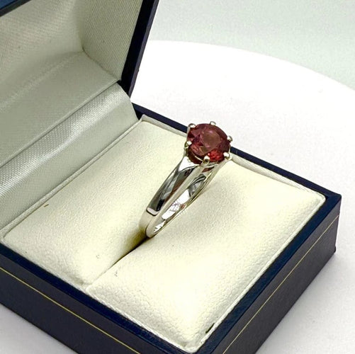 Bague 55 Solitaire - Bague en or gris 18K au spinelle rose 58 Facettes