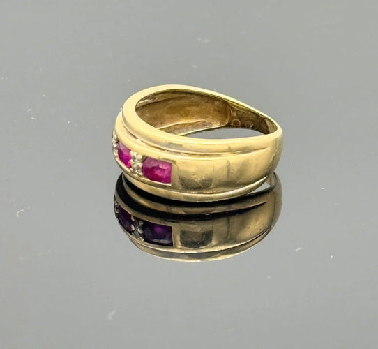 Bague 55 Bague jarretière vintage en or jaune 18k avec rubis et diamants 58 Facettes