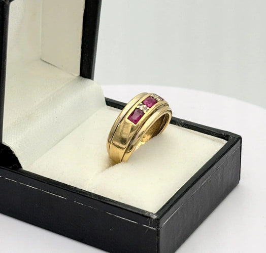Bague 55 Bague jarretière vintage en or jaune 18k avec rubis et diamants 58 Facettes