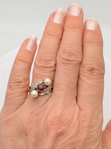 Bague 53 Bague trilogie ancienne en or 18K avec perles, grenat et diamants 58 Facettes