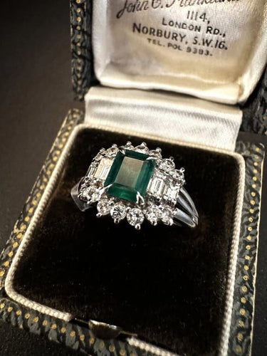 Bague 55 Bague en platine avec émeraude naturelle et diamants 58 Facettes