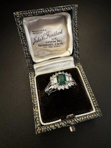 Bague 55 Bague en platine avec émeraude naturelle et diamants 58 Facettes