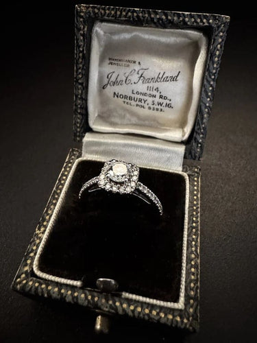 Bague 54 Bague fleur en diamants taille brillant rond 0,90 carat 58 Facettes