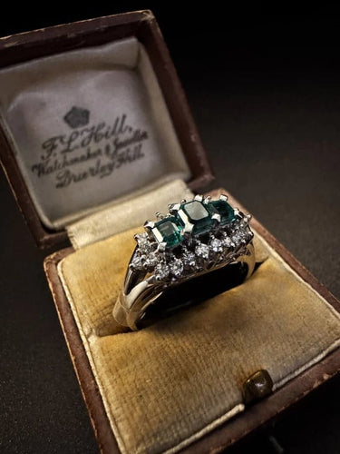 Bague 54 Bague trilogie en platine avec émeraudes et diamants 0,35 ct 58 Facettes