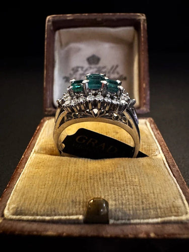 Bague 54 Bague trilogie en platine avec émeraudes et diamants 0,35 ct 58 Facettes