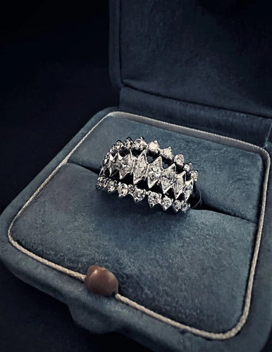 Bague 55 Alliance - Bague en or blanc et diamants taille marquise 58 Facettes