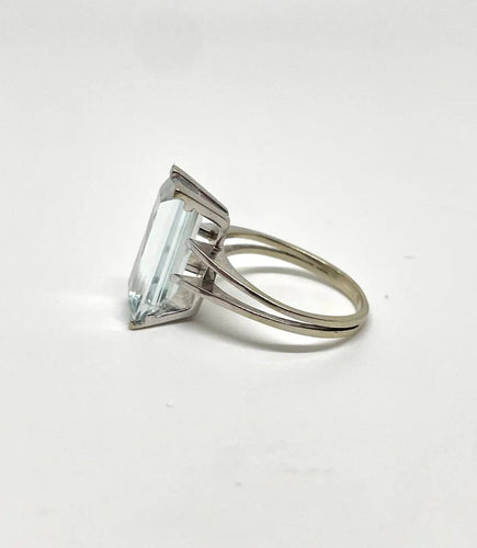 Bague 52 Bague cocktail en or gris 750 sertie d’une aigue-marine 58 Facettes