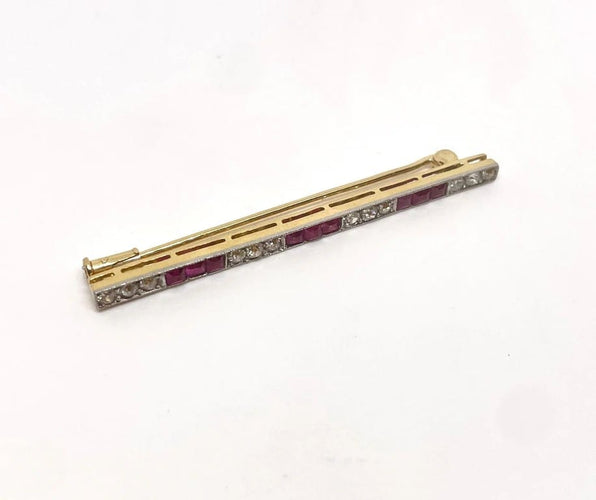 Broche Broche en or jaune et gris 18K avec rubis et diamants 58 Facettes
