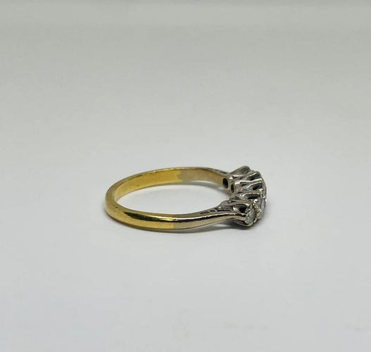 Bague 51.5 Bague en or jaune 750 sertie de 5 diamants 0,53 ct 58 Facettes