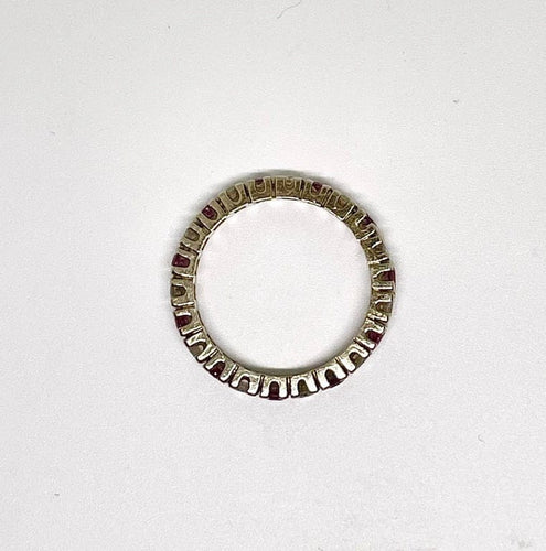 Bague 58 Bague tour complet en or gris 18K, diamants et rubis 58 Facettes