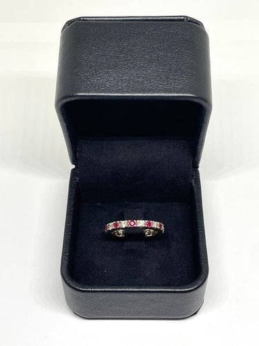 Bague 58 Bague tour complet en or gris 18K, diamants et rubis 58 Facettes