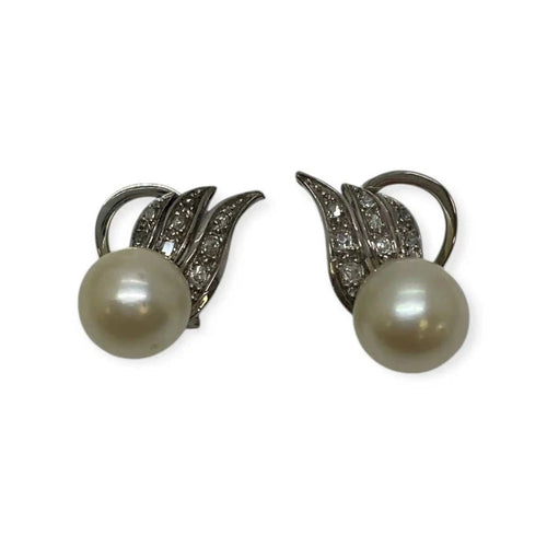 Boucles d'oreilles Boucles d’oreilles en or blanc, diamants et perles 58 Facettes 330085714