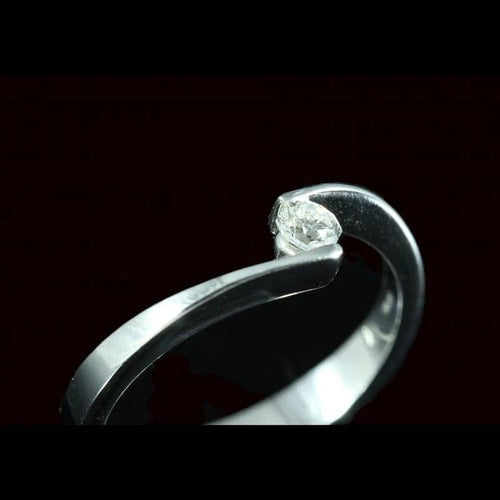 Bague 54 Bague solitaire en or blanc sertie d’un diamant 0,18 ct 58 Facettes R636