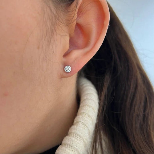 Boucles d'oreilles Boucles d’oreilles boutons en or blanc 18 carats et diamants 58 Facettes