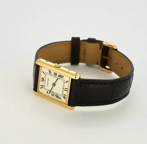 Montre Cartier Tank Louis - Montre rectangulaire en or jaune 18 carats 58 Facettes LV110