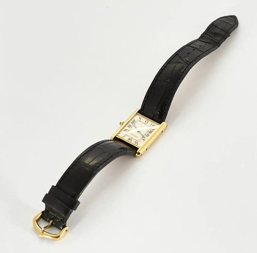 Montre Cartier Tank Louis - Montre rectangulaire en or jaune 18 carats 58 Facettes LV110
