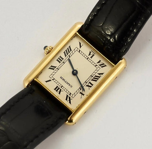 Montre Cartier Tank Louis - Montre rectangulaire en or jaune 18 carats 58 Facettes LV110