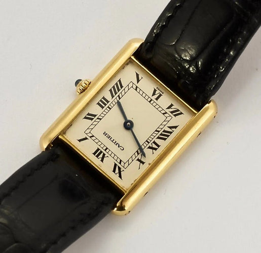 Montre Cartier Tank Louis - Montre rectangulaire en or jaune 18 carats 58 Facettes LV110