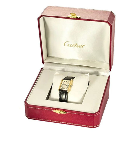 Montre Cartier Tank Louis - Montre rectangulaire en or jaune 18 carats 58 Facettes LV110