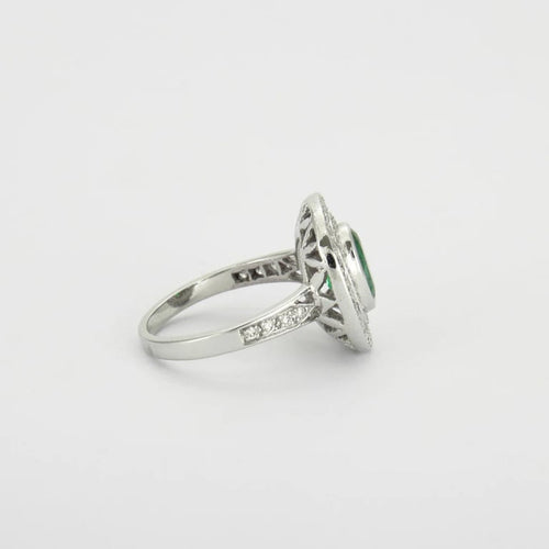 Bague 51.5 Bague en or blanc 18K à émeraude et diamants 58 Facettes ES613EM/4
