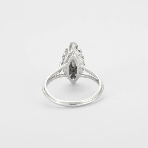 Bague 56.5 Bague entourage navette en or blanc 18K et diamants 58 Facettes HS4196