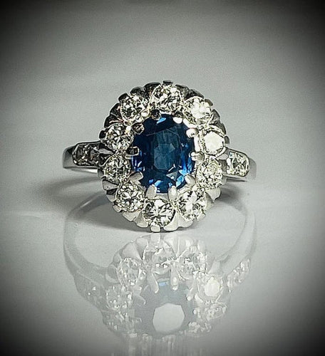 Bague 57 Bague Pompadour saphir et diamants en or blanc 18 carats 58 Facettes