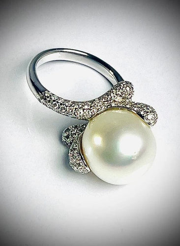 Bague 54 Bague perle des mers du Sud et diamants en or blanc 18 carats 58 Facettes