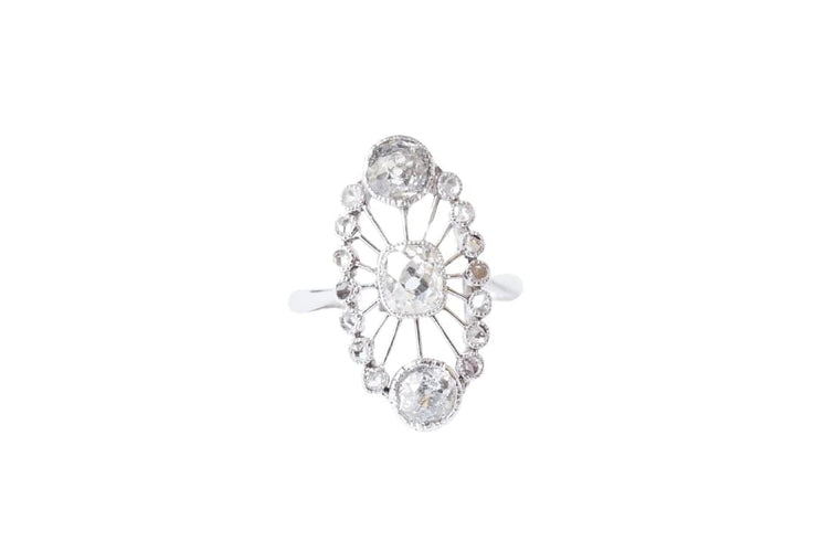 Bague 51 Bague marquise Art déco en or blanc 18 carats et diamants 58 Facettes