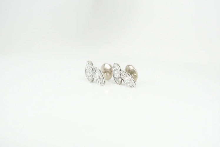 Boucles d'oreilles Art déco - Boucles d’oreilles en or blanc 18 carats et diamants 58 Facettes SQ5041420