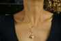 Pendentif Pendentif rond - Symbole chinois de longévité en or jaune 18 carats et diamants 58 Facettes #00012