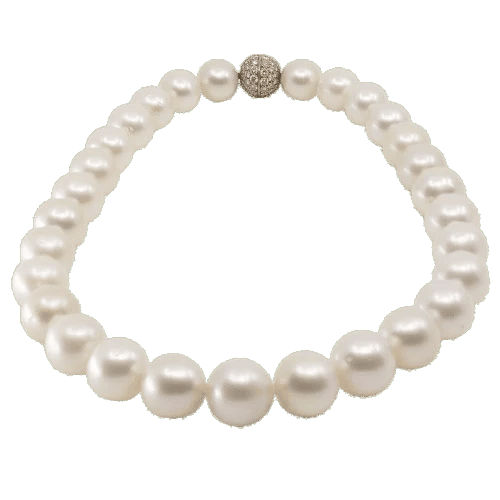 Collier Collier un rang de perles de mer du Sud en or jaune et diamants 58 Facettes 248182