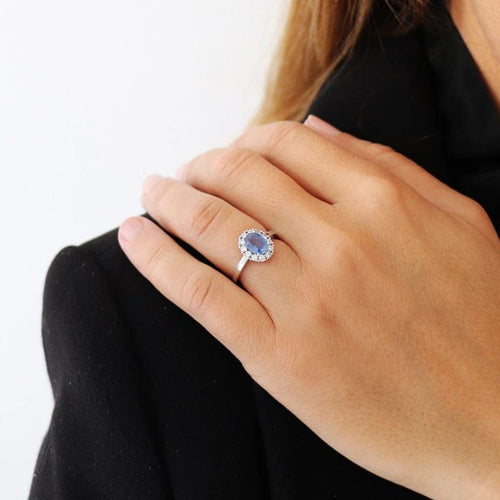 Bague 54 Bague saphir de Ceylan et diamants en or jaune 18 carats 58 Facettes