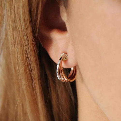 Boucles d'oreilles Créoles trois ors 15 mm en or 18 carats 58 Facettes