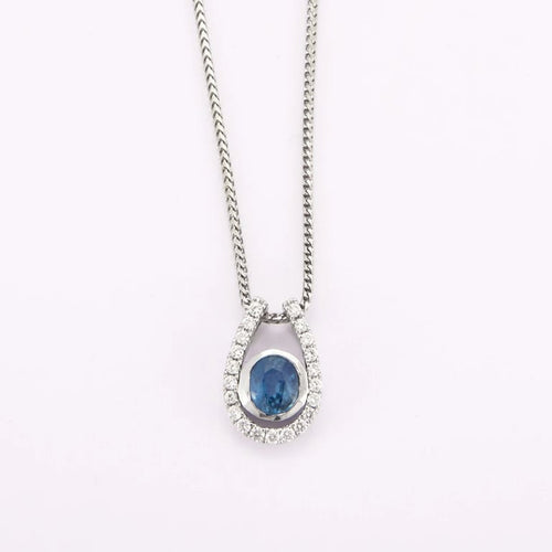 Collier Pendentif sur chaîne en or gris 18K avec saphir et diamants 58 Facettes