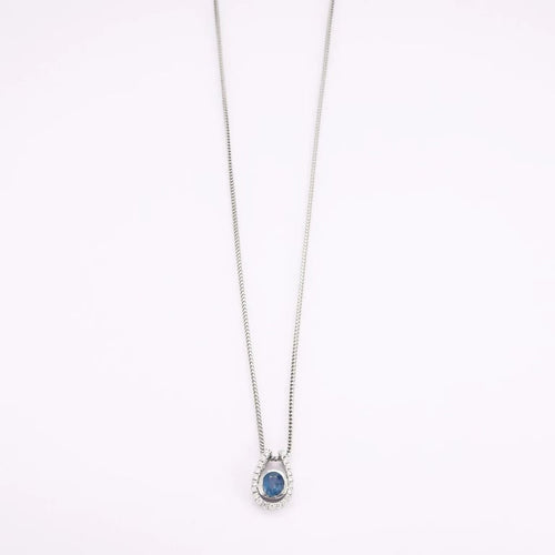 Collier Pendentif sur chaîne en or gris 18K avec saphir et diamants 58 Facettes