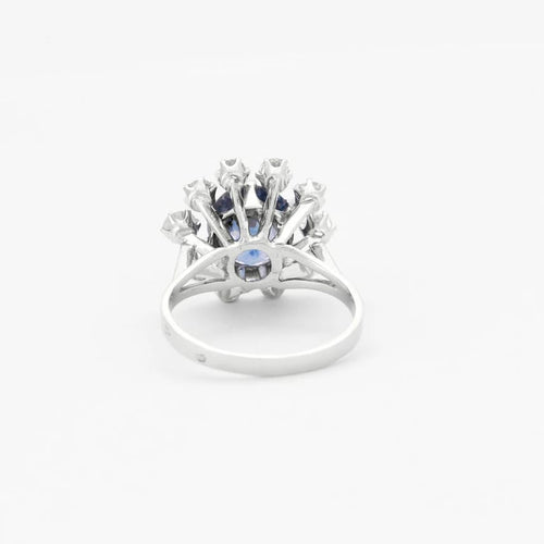 Bague 52 Bague marguerite en or gris avec saphir et diamants 58 Facettes