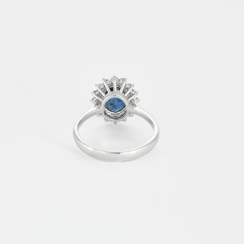 Bague 55 Bague marguerite en or gris 18 carats saphir et diamants 58 Facettes
