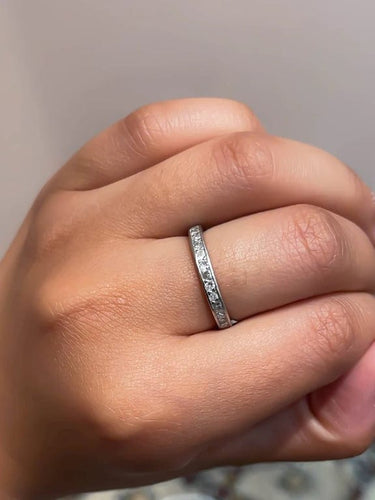 Bague 55 Demi-alliance en or gris 18 K et diamants 58 Facettes