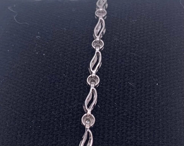 Bracelet Bracelet ouvrant en or gris 18 ct et diamants 58 Facettes