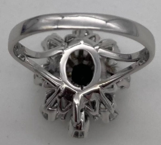 Bague 52 Bague marquise en or gris avec saphir et diamants 58 Facettes