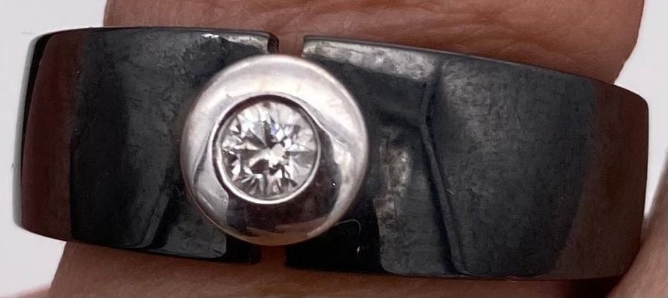 Bague 54 Bague en céramique avec diamant 58 Facettes