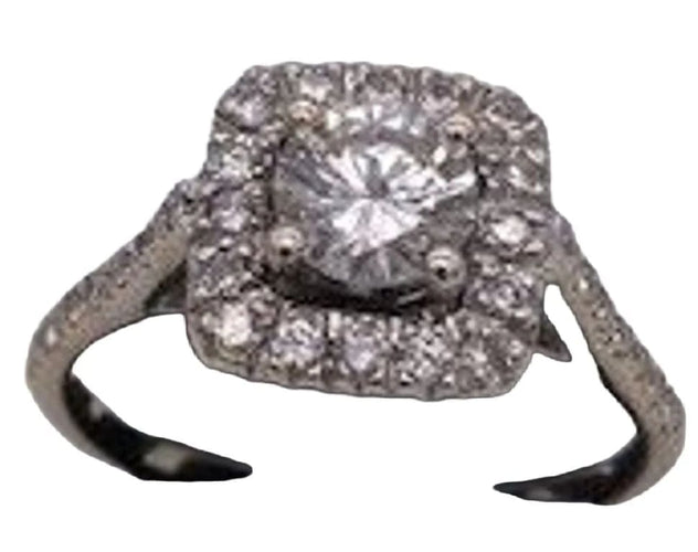 Bague 52 Bague carrée en or gris et diamants 58 Facettes