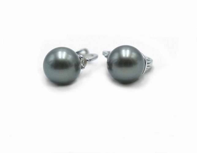 Boucles d'oreilles Boucles d’oreilles en or blanc 18 carats et perles de Tahiti naturelles 58 Facettes