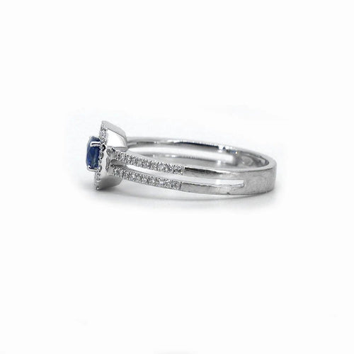 Bague 56 Bague moderne en or blanc 18 carats, saphir et diamants 58 Facettes