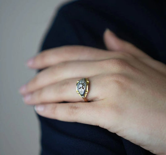 Bague 54.5 Bague vintage en or jaune et or blanc avec diamant 58 Facettes